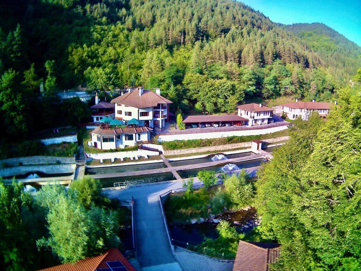 Fisherman'S Hut Family Hotel Beden Exterior photo