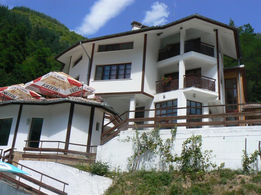 Fisherman'S Hut Family Hotel Beden Exterior photo